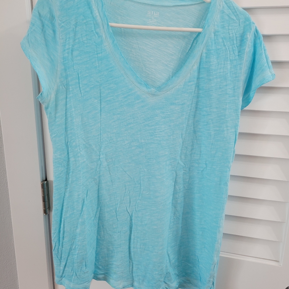 a.n.a. spaced dyed v-neck tee size M